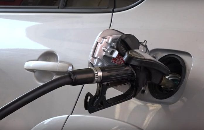 Novi zakon donosi i veći nivo standarda za kvalitet goriva, uvodi se novi model dodavanja aditiva, a ukapljeni naftni gas sada će biti predmet posebnog nadzora. U fokusu je i širenje obima monitoringa koji se odnosi na kvalitet naftnih derivata u prometu.