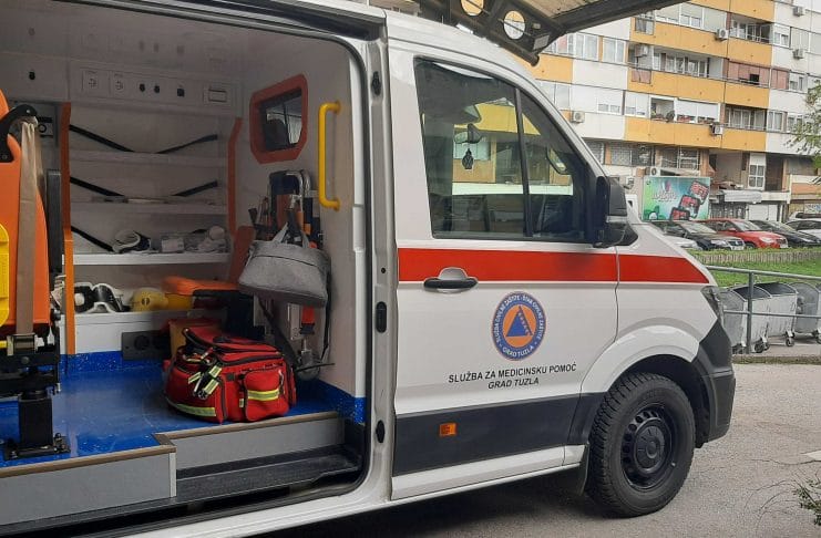 Hitna pomoć Vozilo HITNE POMOĆi