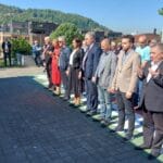 Polaganjem cvijeća na spomen kompleksu Slana Banja u Tuzli odata počast palim borcima Armije RBiH