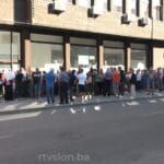 Guzžve ispred sjedišta Ministarstva unutrašnjih poslova TK