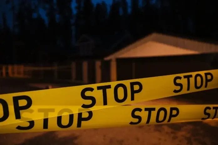 STOP - POLICIJA - ŽUTA TRAKA, pucnjava