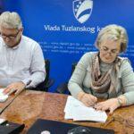 Vlada TK - Nabavkom sanitetskog vozila nastavljeno opremanje UKC-a Tuzla