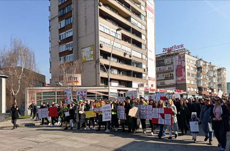 Nekoliko hiljada građana na mirnim protestima i šetnji pod motom 