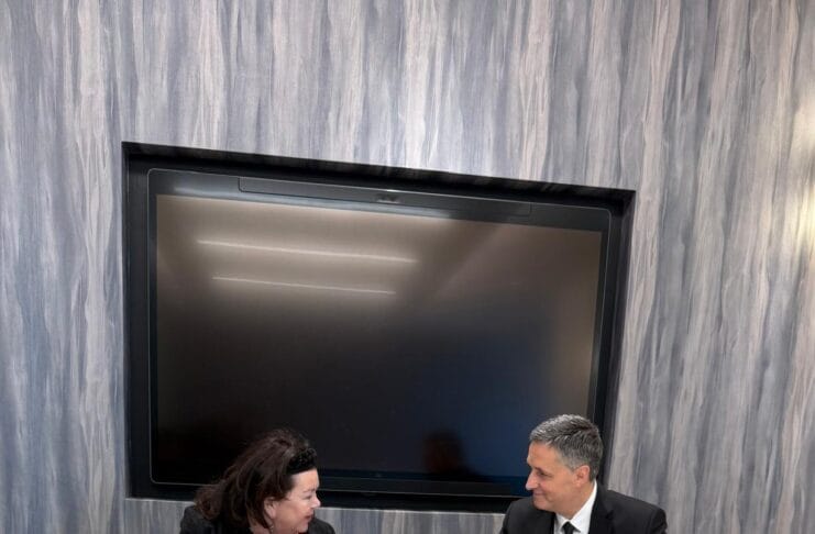 Denis Bećirović, Dama Karen Pierce, UK, Dejton