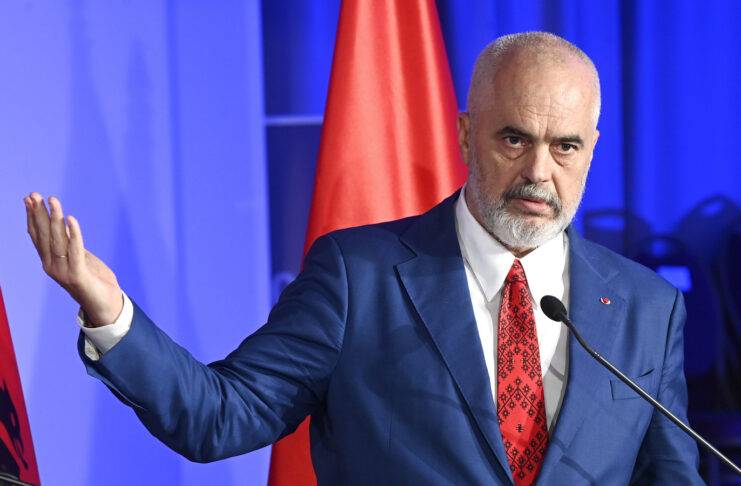 Edi Rama, Albanija