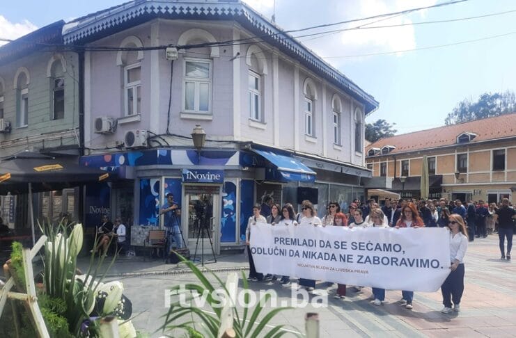 Mladi iz Srbije i ove godine dolaze u Tuzlu da odaju počast žrtvama Kapije