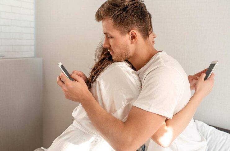 Provjeravate li partnerov mobitel?