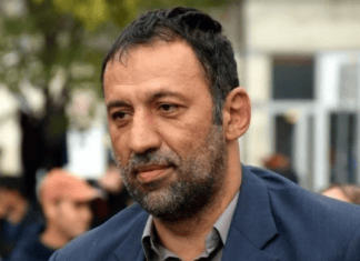 Vlade Divac teško povrijeđen nakon pada s motora u Boki Kotorskoj