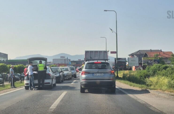 Lančani sudar u Živinicama, otežan saobraćaj