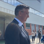 Andrej Plenković odaje počast žrtvama u Potočarima