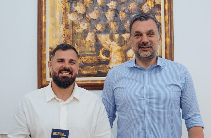 Kristijan Iličić dobio bh. pasoš, uručio ga Elmedin Konaković