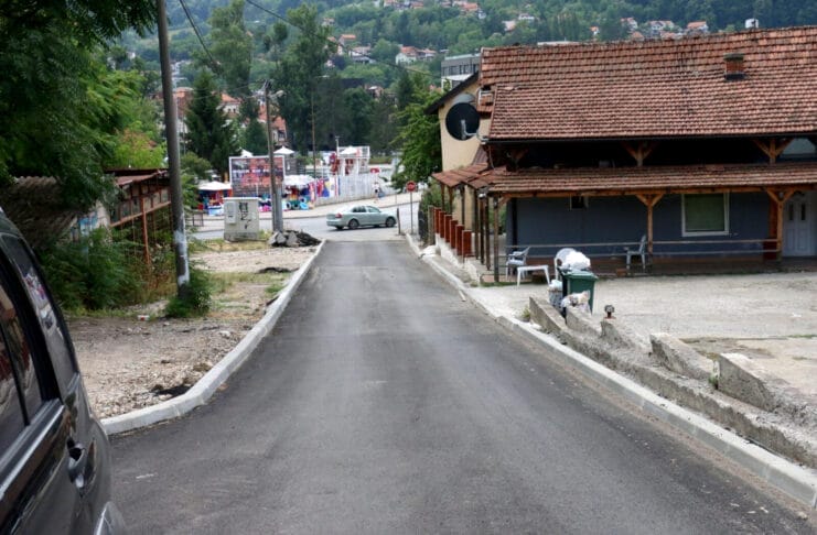 U toku radovi u Bogumilskoj ulici, dio asfalta ide na ponovnu ugradnju