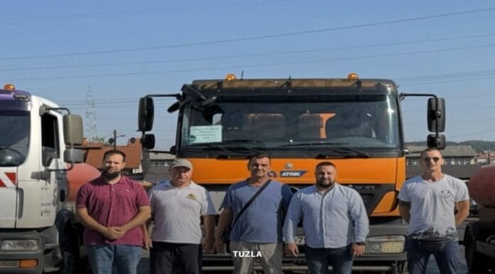 Komunalac Tuzla: Obezbijeđene cisterne s pitkom vodom za učesnike Marša mira
