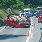 Sudar tri automobila kod Srebrenika, dvije osobe prevezene u UKC Tuzla