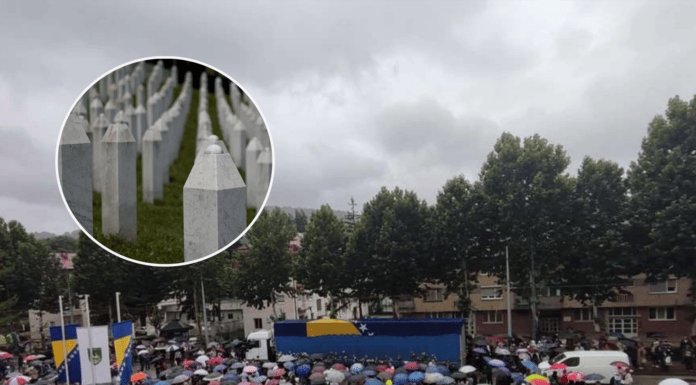 Povorka sa žrtvama genocida u Srebrenici ispraćena iz Vogošće
