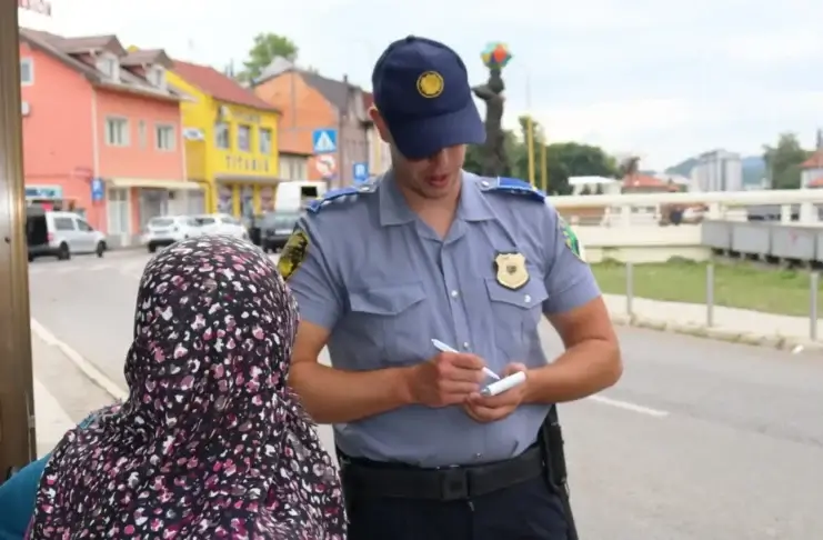 Na području Tuzle provedena akcija suzbijanja prosjačenja: Devet osoba upozoreno i udaljeno