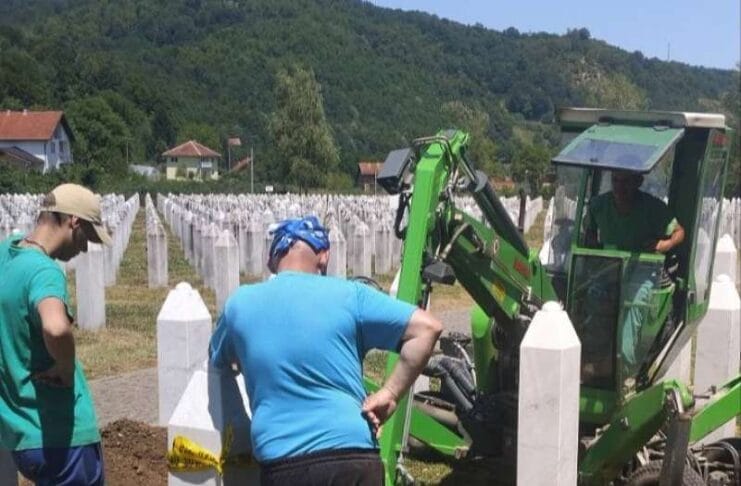 U Memorijalnom centru u Potočarima počele reekshumacije ranije ukopanih žrtava genocida
