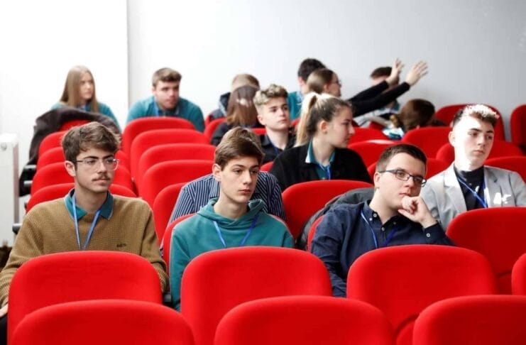 Ministarstvo odbrane BiH otvorilo konkurs za stipendiranje srednjoškolaca