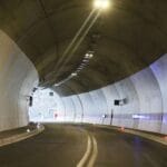 Završeni su radovi u tunelu Ivan na autoputu A-1 dionica Bradina-Tarčin i saobraćaj je normalizovan, saopćeno je iz BIHAMK-a.  