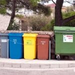 Tuzla: Počela podjela novih kanti za smeće u Ši Selu
