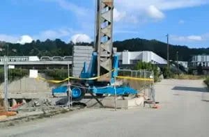 Građevinska dizalica na kolovoznoj traci u ulici Drage Karamana