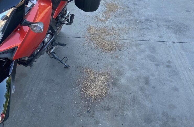 Zašto je motorno ulje na kolovozu i benzinskim pumpama opasno?