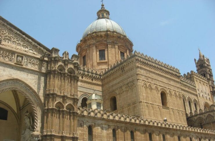 U vagonu gdje žena odlazi, Katedrala u Palermu na Siciliji ljeti