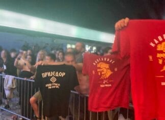 Na festivalu u Prijedoru nosili majice s porukama o logorima Foto: Detektor.ba