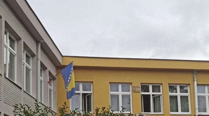 Nova školska godina u školama TK počet će intoniranjem himne BiH