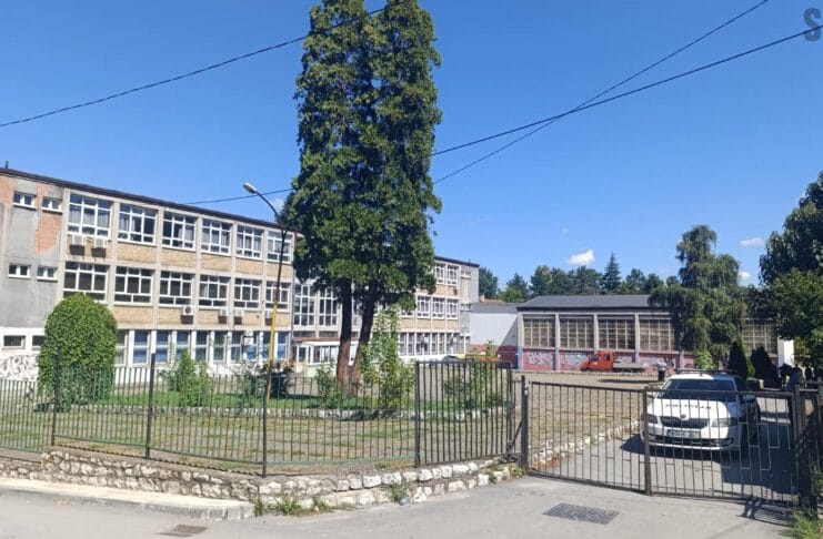 Hospitalizovan maloljetnik nakon incidenta kod OŠ „Kreka“